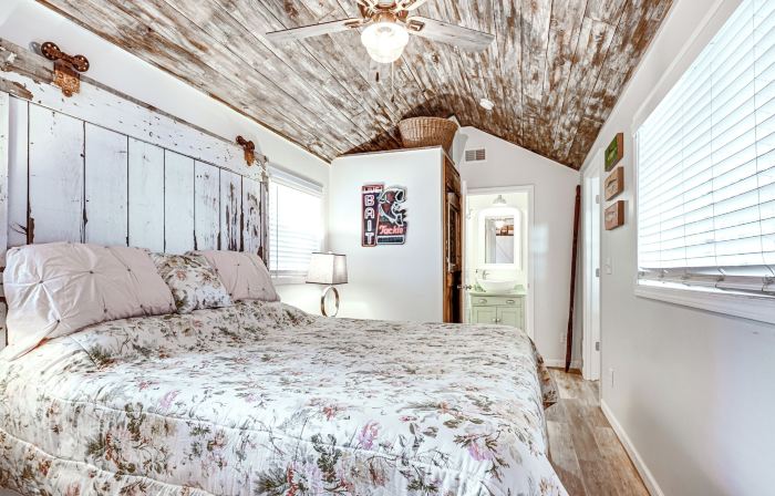 Family-friendly Retreat on Gilletts Lake!