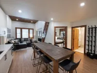Zephyr Mountain Lodge Premium-Rated 2100 Hotels near Prospector Express