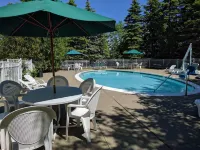 The Century House, Ascend Hotel Collection - Swimmingpools