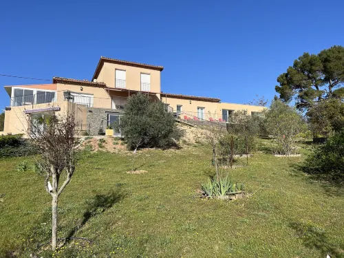Domaine Maxxim Hotels in Péret