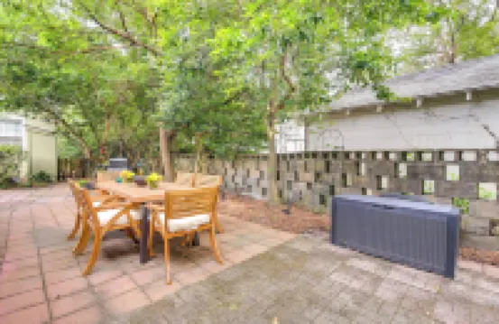 Cute Georgetown Villa < 1 Mi to Historic District