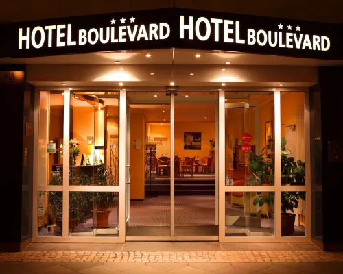 Hotel Boulevard - Superior Отели рядом с достопримечательностью «Медиапарк»