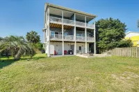 Carolina Beach Lakefront House Walk to Beach! - Spa