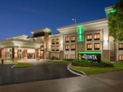La Quinta Inn & Suites by Wyndham Memphis Wolfchase メンフィスのホテル