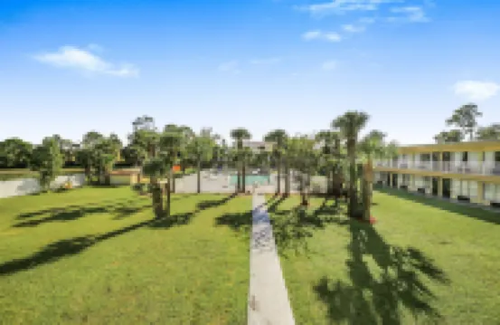Econo Lodge Daytona Beach - Speedway Hotels in Volusia County
