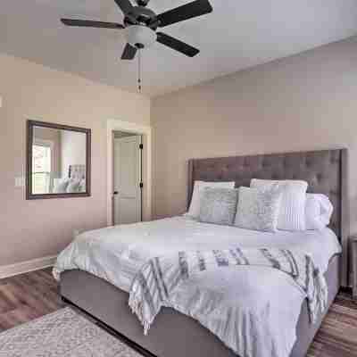 Wooded Escape w/ Beautiful Backyard + Mtn Views! Rooms