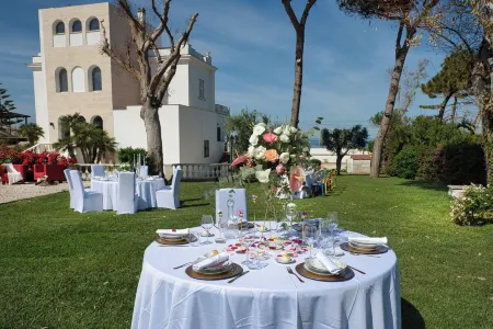 Palazzo Podestà Отели рядом с достопримечательностью «Civitavecchia Port»