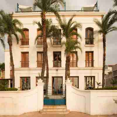 The Promenade Hotel Exterior