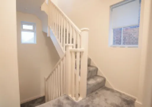 D'Luxe 5-Bed House - Sleeps 12 & Private Parking