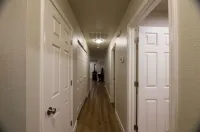 Retreat 5 bed, 4 room 3.8 mi. from Redding Airport Hotels in Anderson