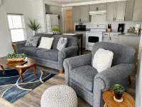 Cozy, Clean & Convenient 1-bedroom apartment with AC & WiFi in charming Clayton
