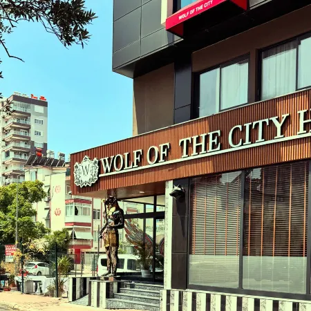 Wolf of the City Hotel & Spa