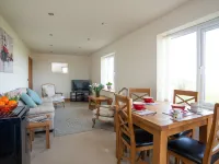Picton Lodge - Sea Views