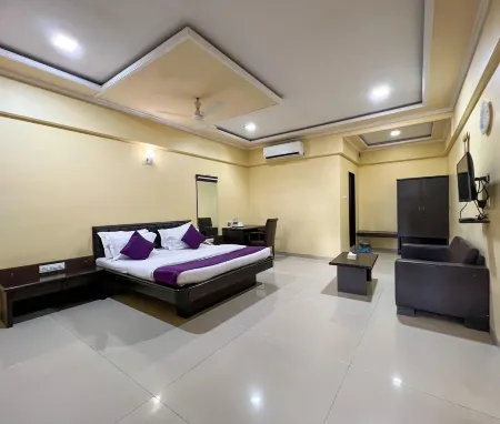 UKs Resort Khopoli Отели в г. Джамбарунг