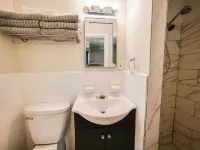 Very Clean, Spacious, & Quiet Home Near Beaches