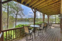 Lakeside Lodge by Avantstay Hot Tub + Dock