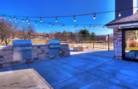 Lovely 2-Bdrm unit with pool. Home away from home. Hotels near LOFT