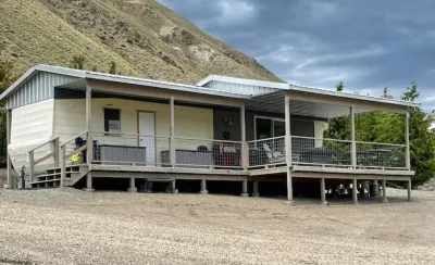 Saint Helens on the Snake River. The Sunflower Hotels near Farewell Bend State Recreation Area