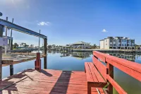 Private Dock and Saltwater Pool Apollo Beach House