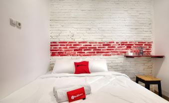 RedDoorz Syariah @ Jl. Cengger Ayam Dalam