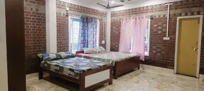 FIVE FALLS RAMANA VILLA Hotels near Old Coutralam Falls