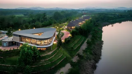 Patamma Hideaway Resort Отели в г. Phu Phiang