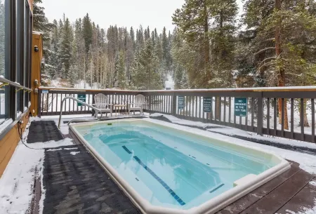 Keystone Condo- Steps to Lift- Riverfront- Pool-Hot Tub-STR25-00046950