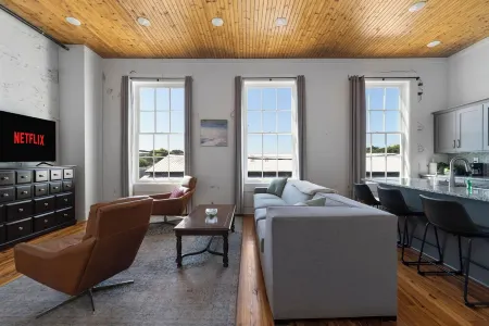 Lakepoint View Cartersville Loft 7