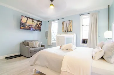 Sweet Diamonds & Adventures 10 Mins To NYC Hotels near Union City High School