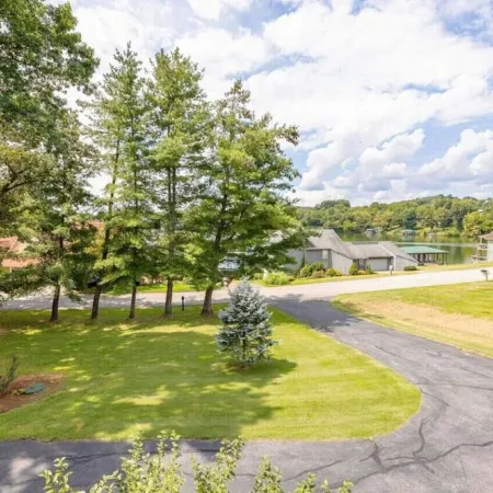 Lakefront Getaway on Boone Lake – Sleeps 8+ • Hot Tub • Dock • Fire Pit • Kayaks