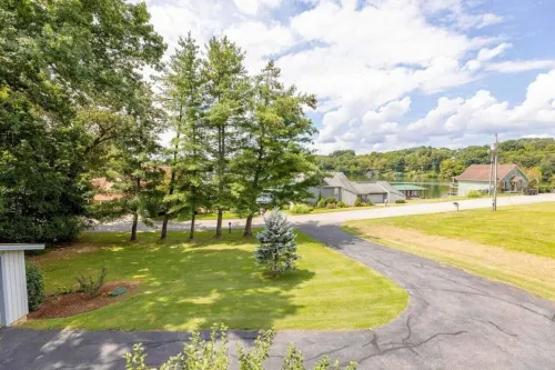 Lakefront Getaway on Boone Lake – Sleeps 8+ • Hot Tub • Dock • Fire Pit • Kayaks