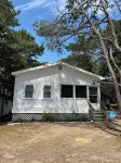 Kinney Shores Beach Cottage•New•Renovated•Steps to 7 Mile Sandy Beach•AC•Parking