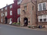 Beautifully Restored 2 Bedroom, Pet Friendly Cottage, Ideal for Exploring Exmoor Hotels in Dunster