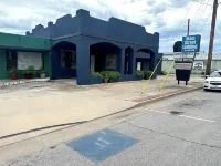 2 Br Large & Cozy Apartment, Front Door & Parking Both under Drive-Thru Carport - Wifi