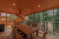 5 bed 5 bath cabin 5 min to the Slopes or Mountain Biking