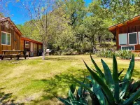 Rustic Hillside Cabin near Mineral Wells - 2 bedrooms, Brazos River Access