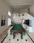 2-Story Home, 10 minutes away from Spring Training!