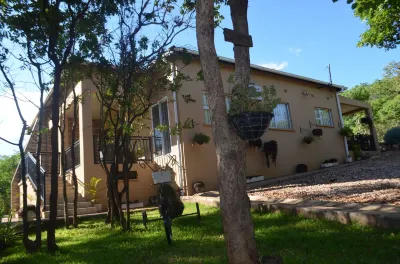 2BR HOME - WiFi + Parking  Homz Cottage - Chipata. Zambia. فنادق في 