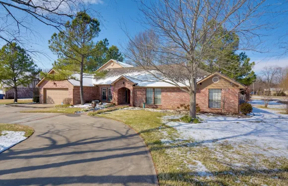 豪華住宅，帶私人泳池和遊戲室，位於維尼塔