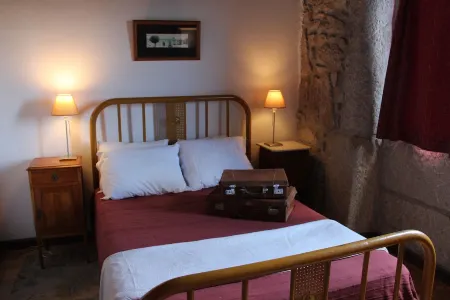 Casa das Vinhas Casa de Quinta, Tranquila e Acolhedora. Aceitam-se Animais Отели в г. Форнуш-ди-Алгодриш