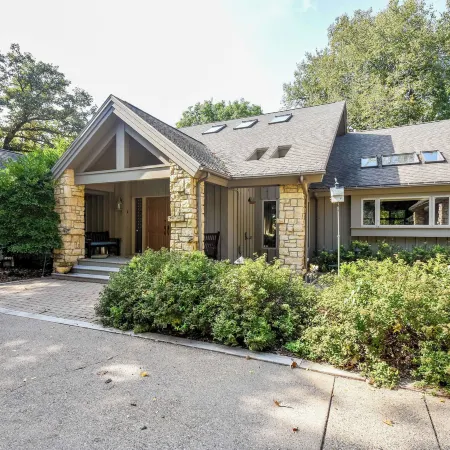 Galena Getaway w/ Hot Tub, Home Theater & More!