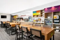 Home2 Suites by Hilton Long Island Brookhaven - breakfast