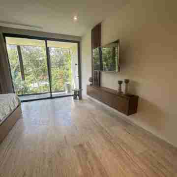 Gorgeous apartment in Mistiq Temple, Gym, 6 pools, wifi, shuttle to the beach Rooms