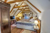 Luxury Chalet with private swimmingpool located in residential Saxon area Hotels in Cristian