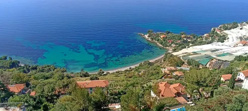 Gorgeous penthouse by the sea Hotels in Grimaldi