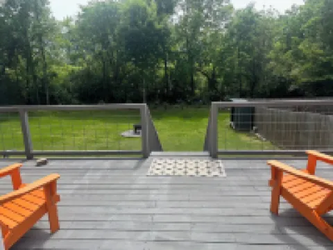 3-Bedroom Townhome Ten Minutes from  UT Campus. Total Fresh Remodel.