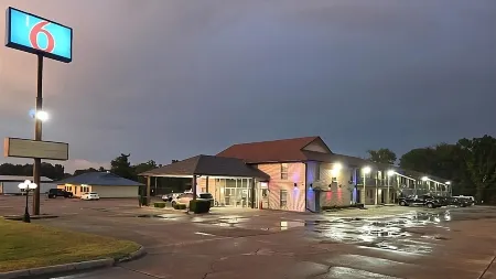 Motel 6 New Boston, TX