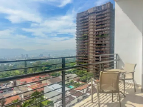Spacious 3-bedroom apartment with WiFi, AC in amazing San Salvador