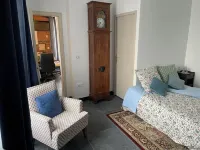 Apparently 5' from Rambouillet Park, 45' from Montparnasse Ideal for teleworking