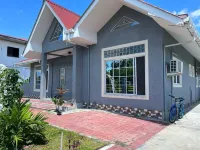 3-bedroom bungalow amazing Versailles,West Bank with AC, WiFi- Gated Community Hotel a 